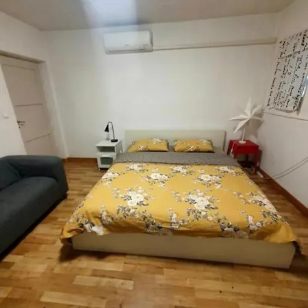 Апартаменты Great Near Center Сплит