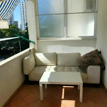 Great Near Center Apartment *