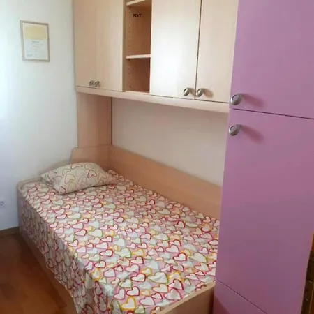 Great Near Center Apartment